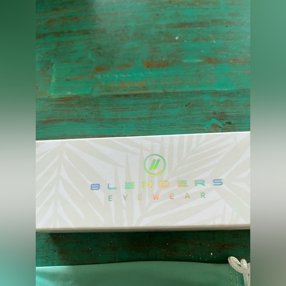 2x1 Blenders Gloss Clear/Polarized Gradient Sunglasses in sea-glass green color. - Picture 2 of 4